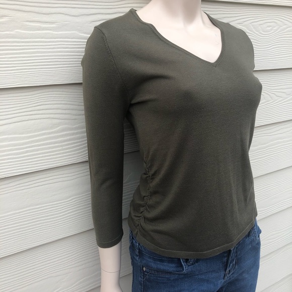 Luxurious SILK Mark Shale Soft Knit V-Neck Sweater - Picture 2 of 6